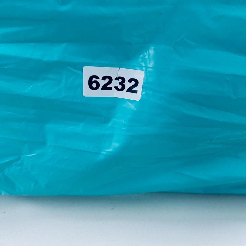 QUINCE Lightweight Premium Down Alternative Comforter King/Cal King 6232 - Picture 10 of 10